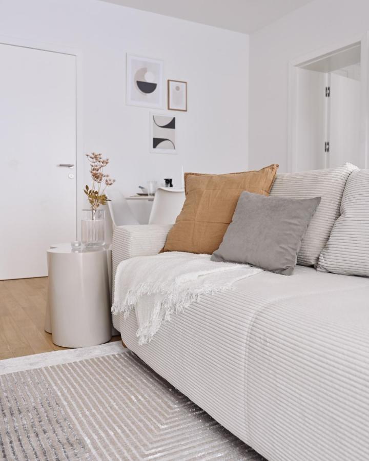Stylish & Modern Apartment - Private Garden & Free Parking เวียนนา ภายนอก รูปภาพ