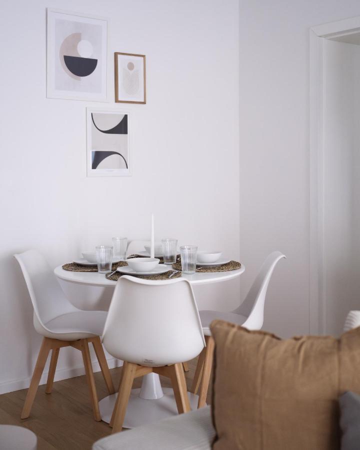 Stylish & Modern Apartment - Private Garden & Free Parking เวียนนา ภายนอก รูปภาพ