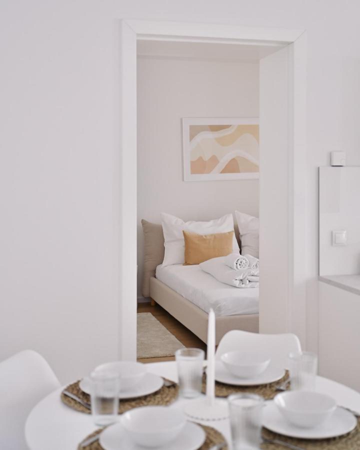 Stylish & Modern Apartment - Private Garden & Free Parking เวียนนา ภายนอก รูปภาพ