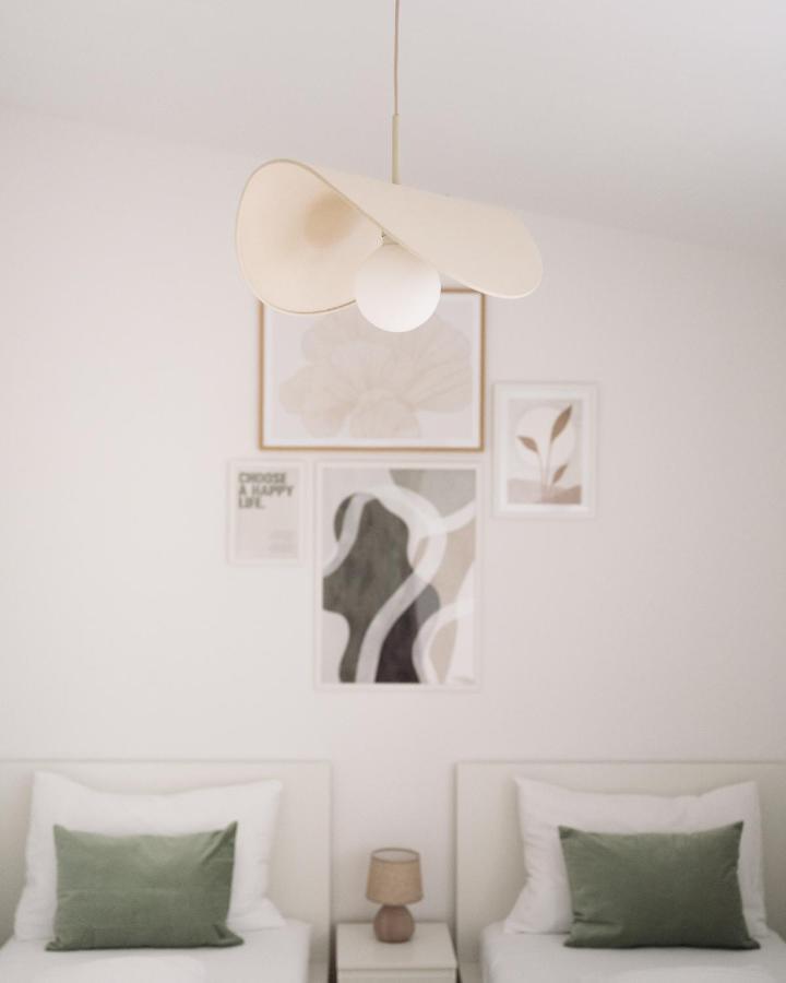 Stylish & Modern Apartment - Private Garden & Free Parking เวียนนา ภายนอก รูปภาพ